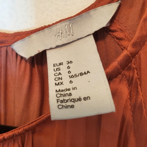 Satin copper mini dress with tie waist - Picture 3 of 3